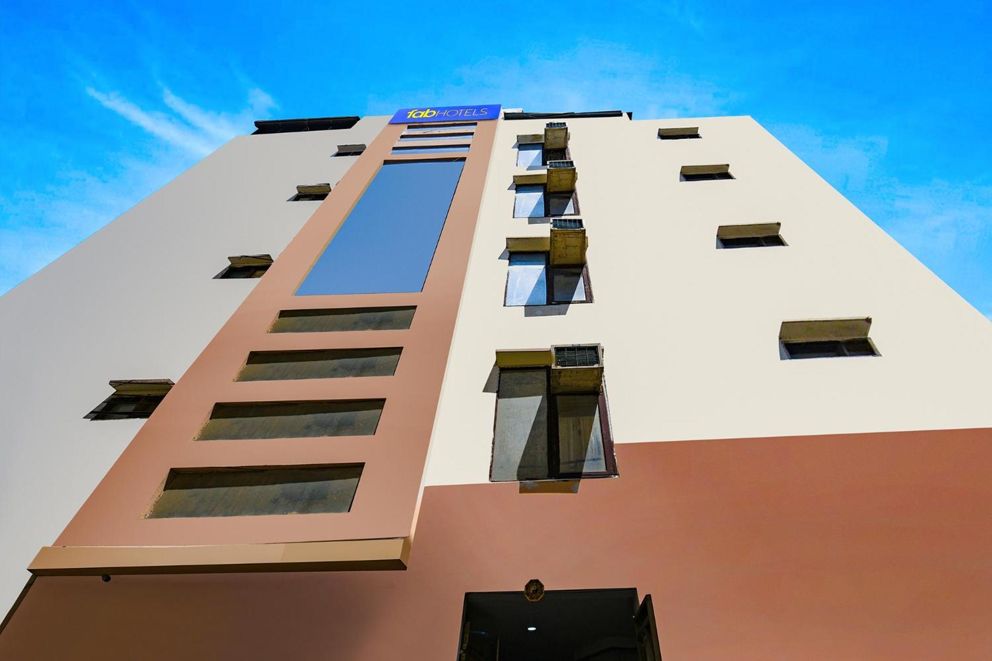 Fabhotel Pp Residency Tilak Nagar Nova Deli Exterior foto