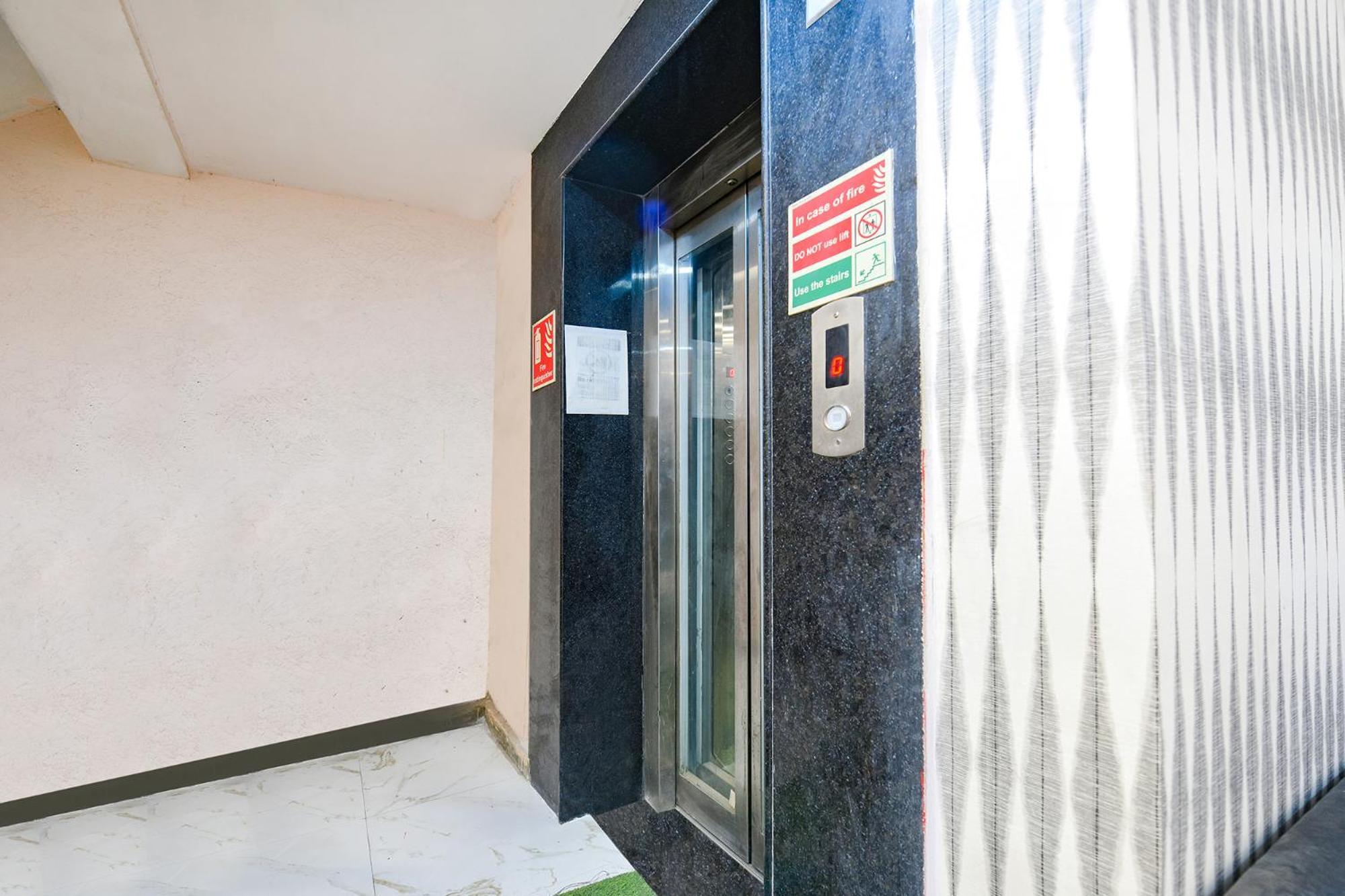 Fabhotel Pp Residency Tilak Nagar Nova Deli Exterior foto